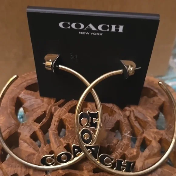 COACH HOOP EARRING 🥰 - Picture 2 of 5